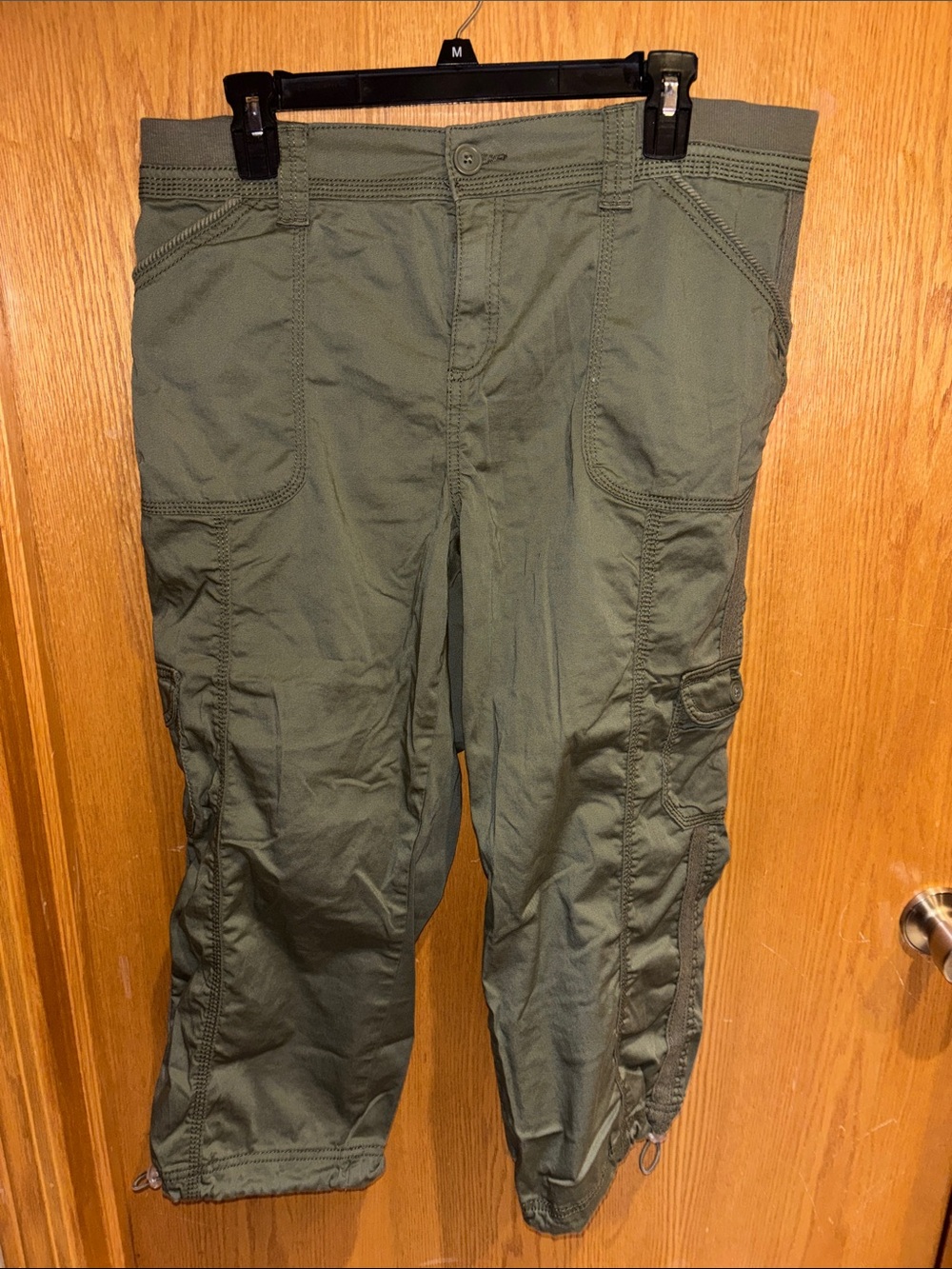 Style & Co. cargo capri pants, olive green
Size 12